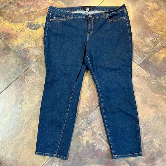 Torrid Denim 24 Short Jeans - Picture 2 of 8